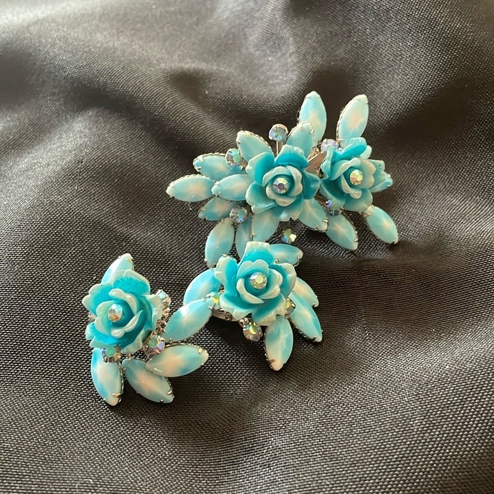 Vintage earrings and brooch set - Picture 1 of 3